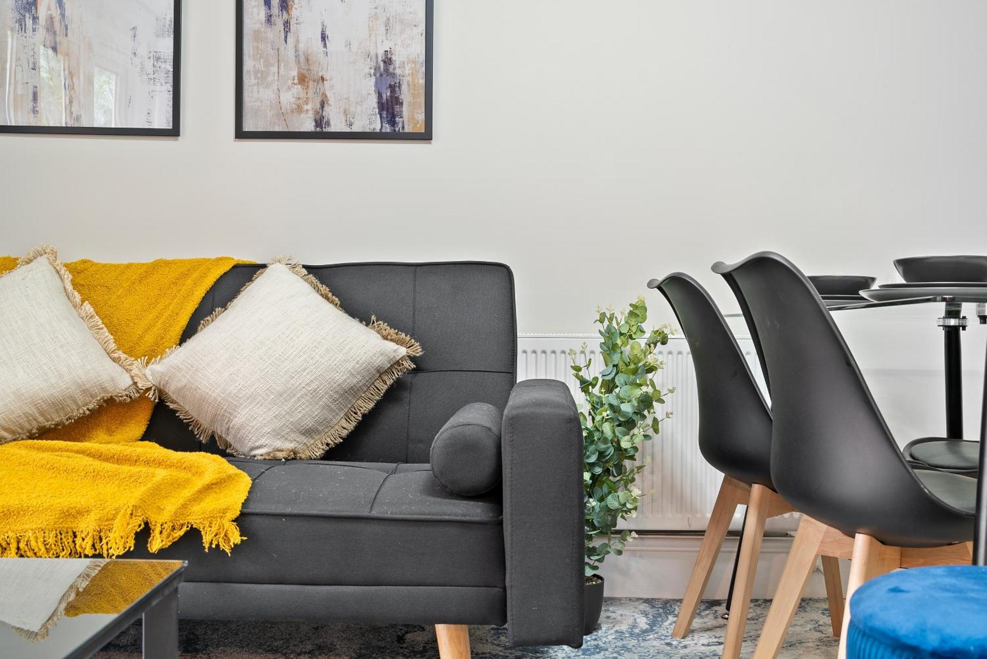 Stylish 3-bedroom Greenwich 2 Bath Pad & Free Parking * Londra