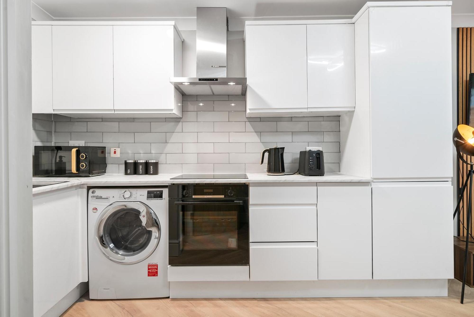 Stylish 3-bedroom Greenwich 2 Bath Pad & Free Parking * Londra